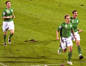 6431 Kevin Doyle Celebrates