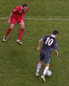 7556 Robbie on the Ball
