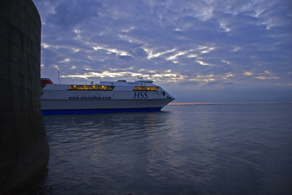 2092 HSS Ferry