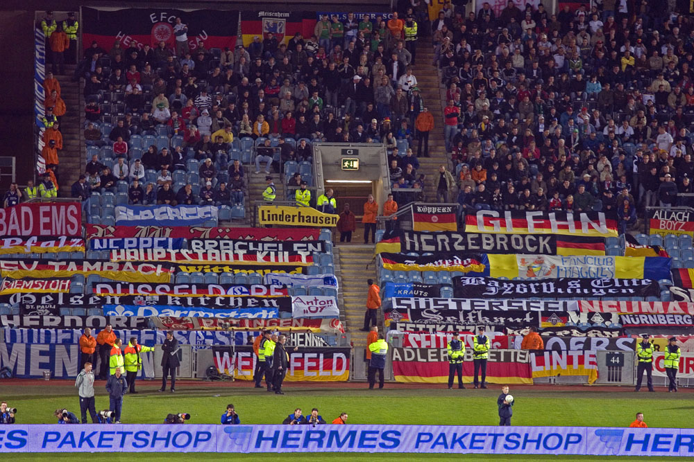 6955 German Fans on Hill 16